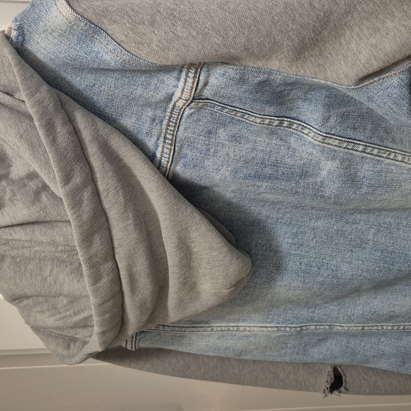 Hollister Light Blue Denim Jacket with Gray Sleeves Ripped Look Size  L - Picture 9 of 11